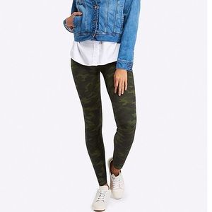 NWT SPANX Look at Me Now Seamless Leggings